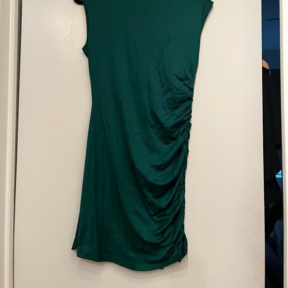 Green Stretchy Dress with Cinches Sides - Unbranded Size Large - Picture 3 of 13